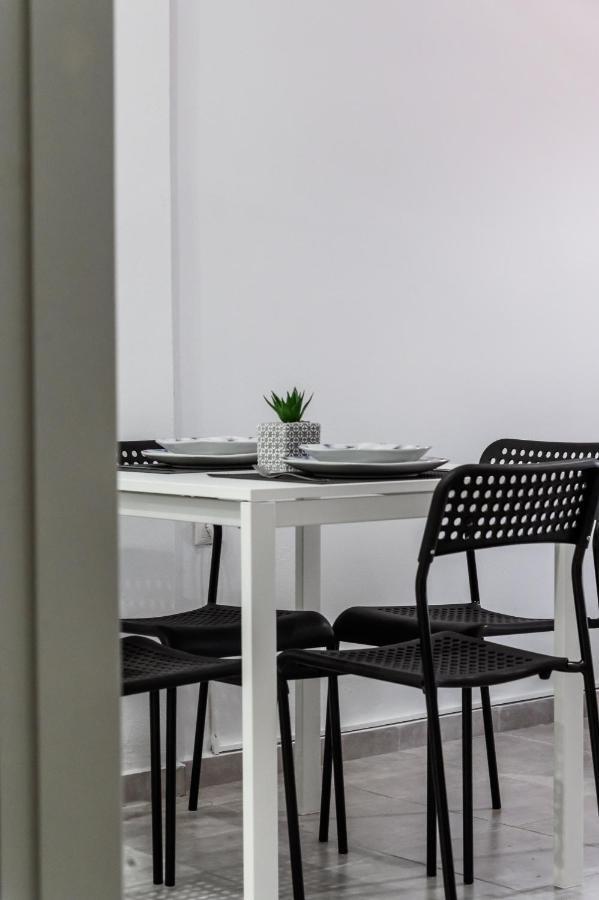 Minimalistic Apartment Petros イラクリオン エクステリア 写真